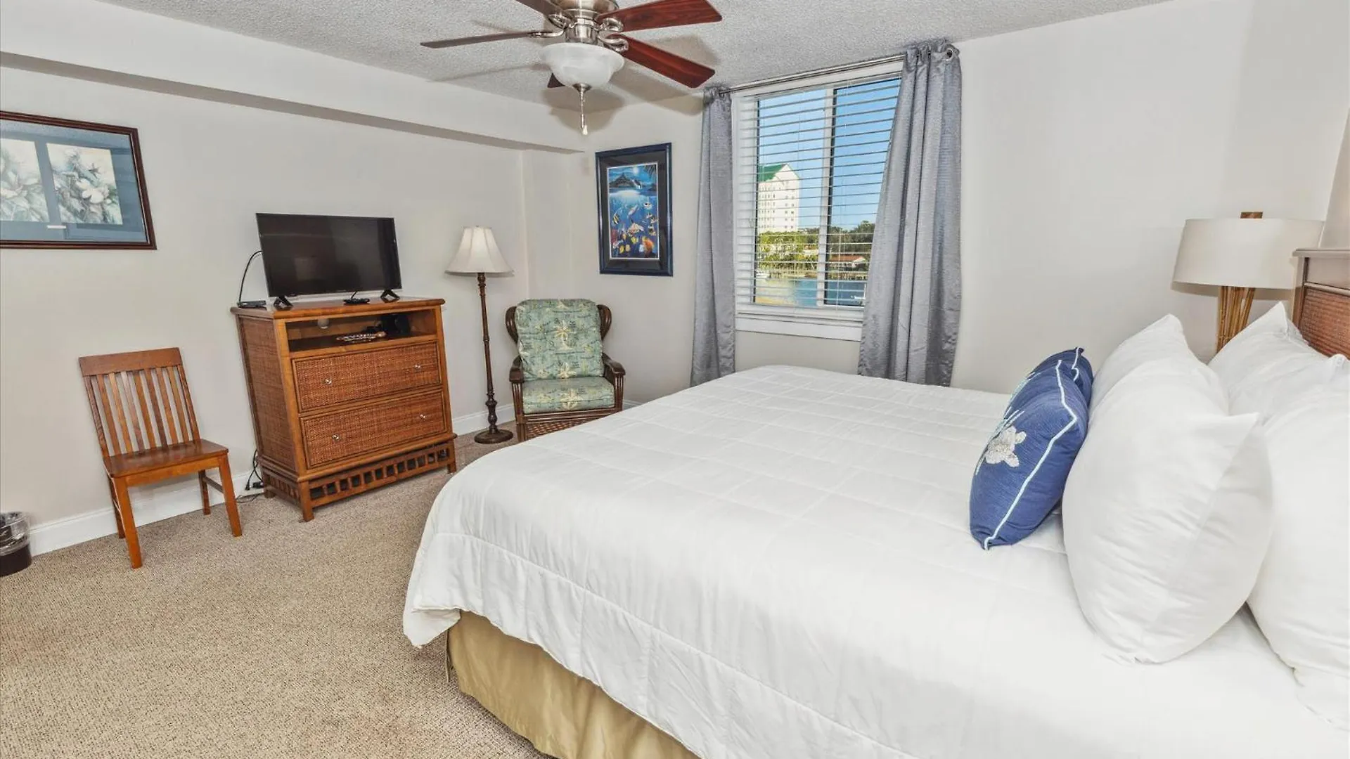 Apartment Dolphin Point 303A- By Holiday Isle Properties Destin