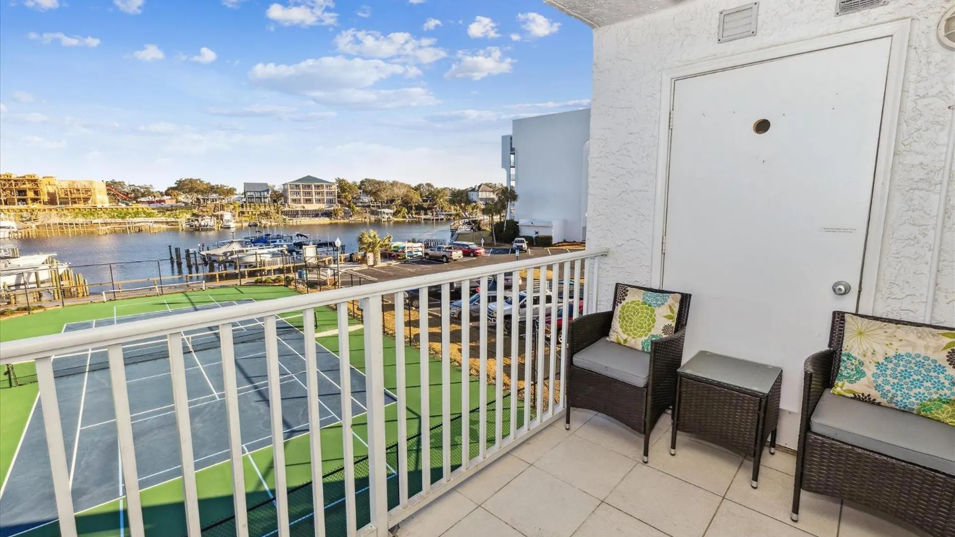 Apartment Dolphin Point 303A- By Holiday Isle Properties Destin