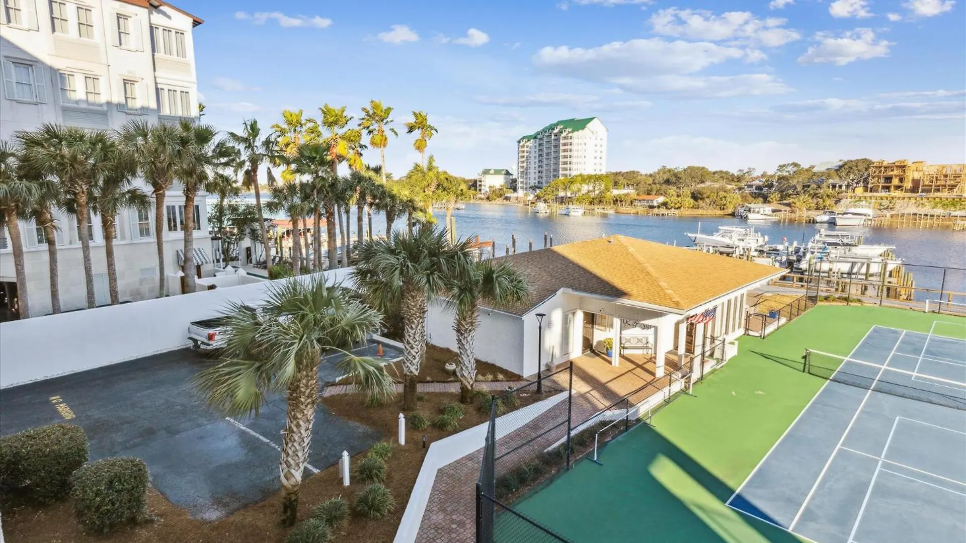 Dolphin Point 303A- By Holiday Isle Properties Destin 0*,