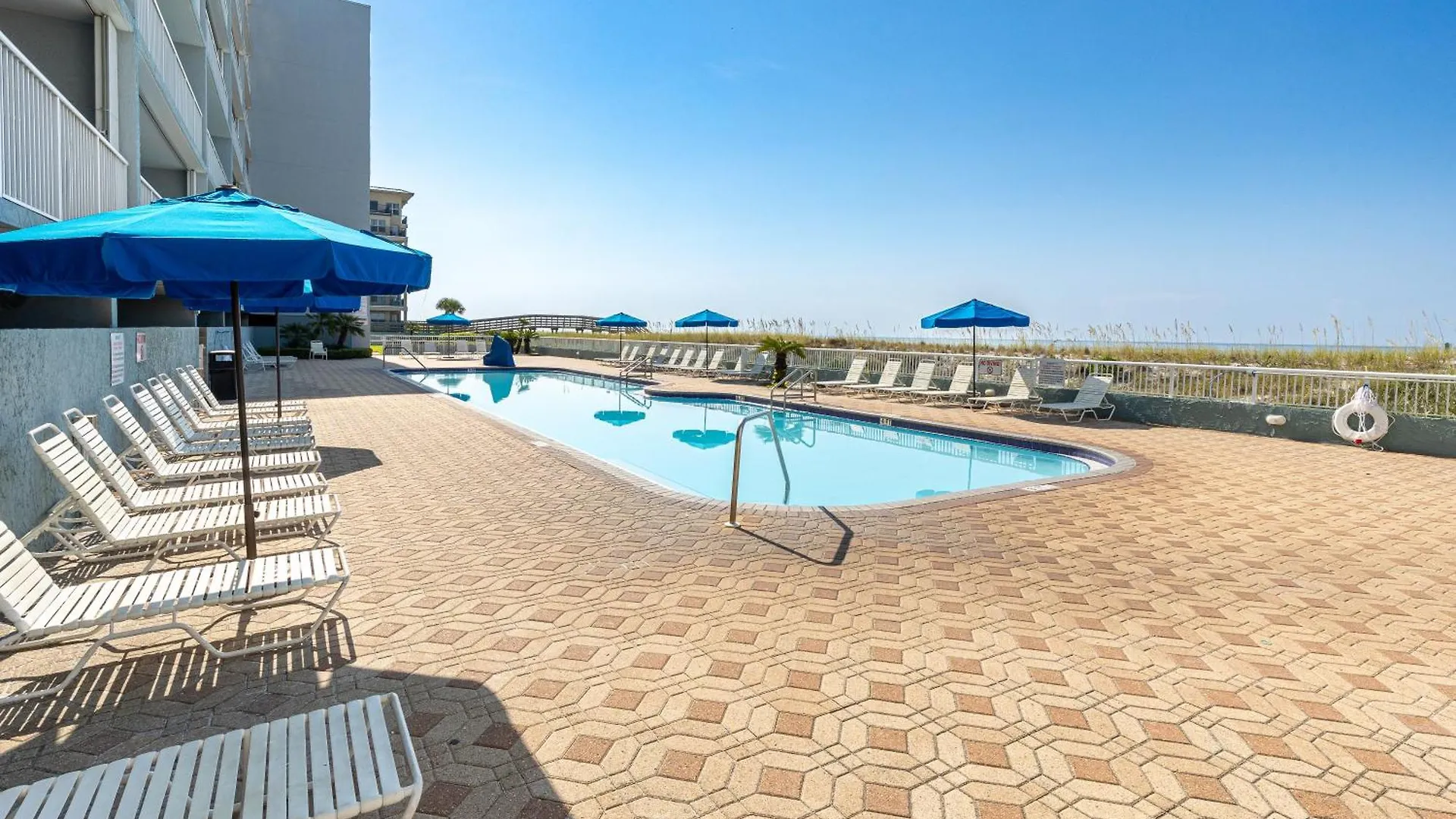Dolphin Point 303A- By Holiday Isle Properties Destin Apartment